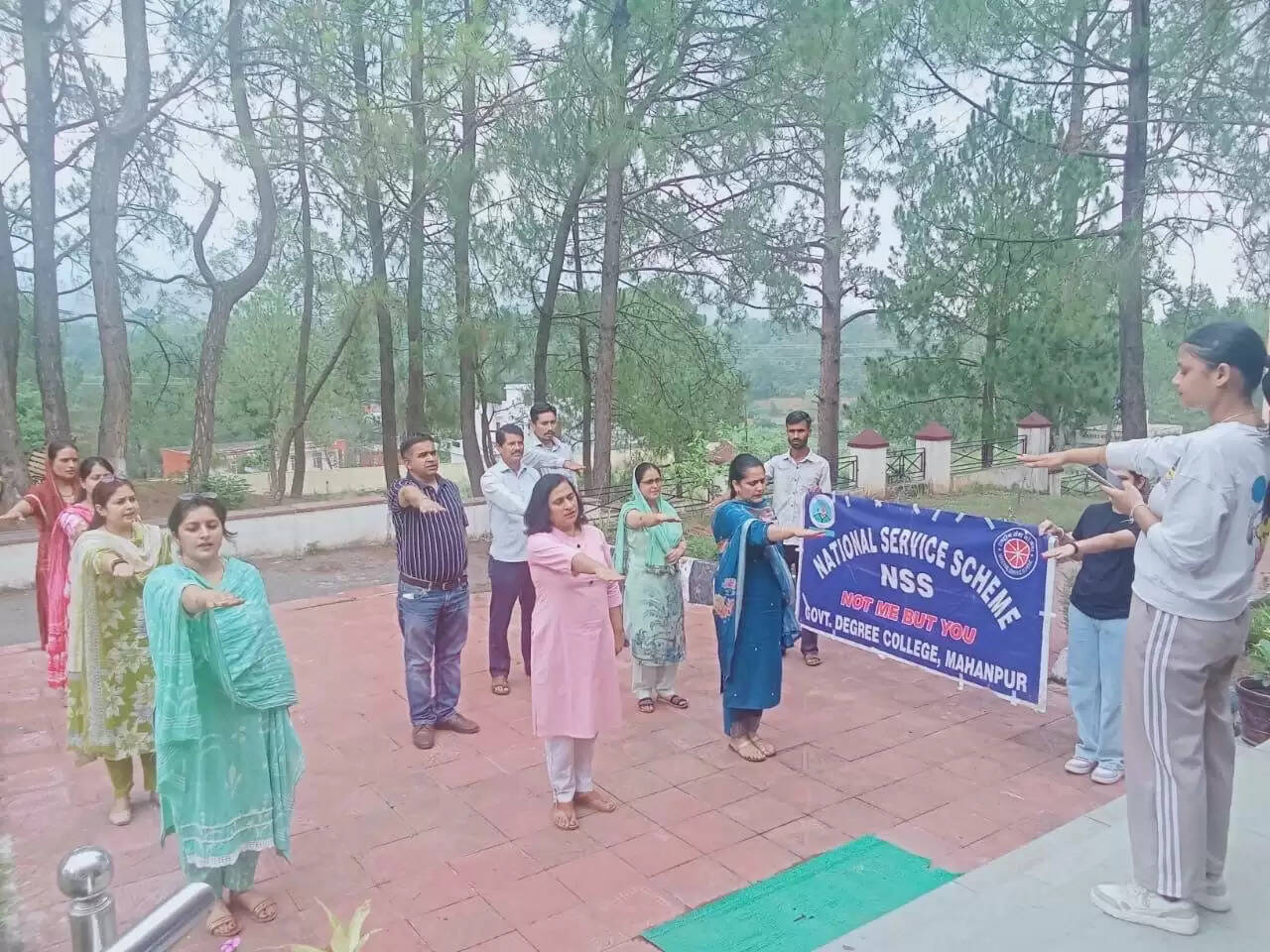 जीडीसी महानपुर में शपथ ग्रहण समारोह का आयोजन किया गया