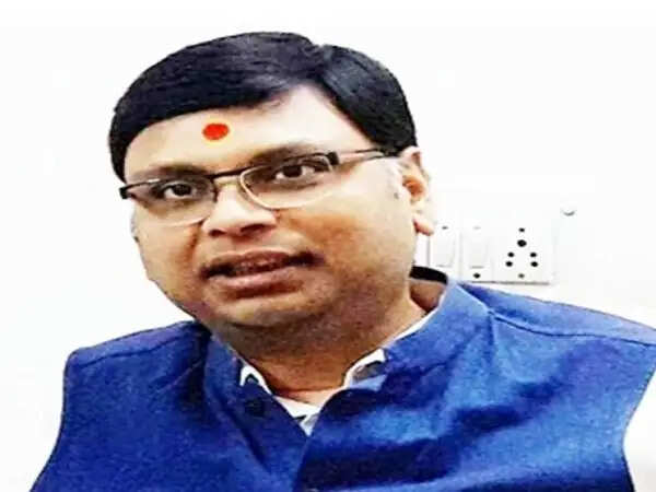 भाजपा प्रवक्ता हितेश बाजपेई को जयस का कानूनी नोटिस,&nbsp;चुनावी गतिविधियों में पैसे मांगने संबंधी बयान पर आपत्ति
