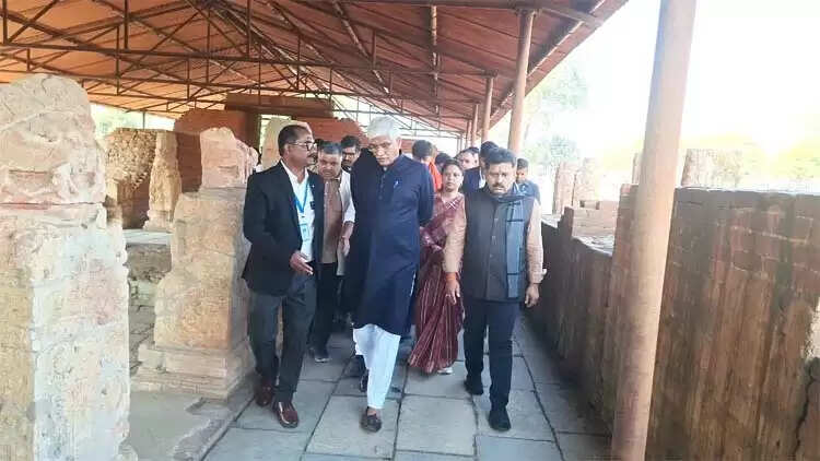 शेखावत ने छत्तीसगढ़ के ऐतिहासिक सिरपुर के पुरातात्विक स्थलों का किया निरीक्षण