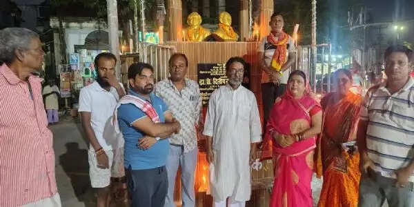 जेपी जयंती पर माल्यार्पण, उनके आदर्शों पर चलने का संकल्प