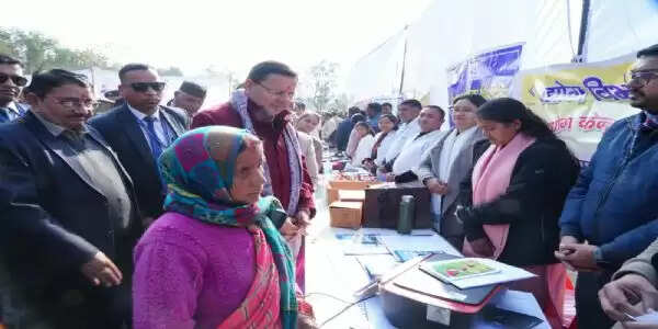 मुख्यमंत्री ने ‘जन-जन की सरकार, जन-जन के द्वार‘&nbsp; खैरीमान सिंह में&nbsp; शिविर का किया निरीक्षण