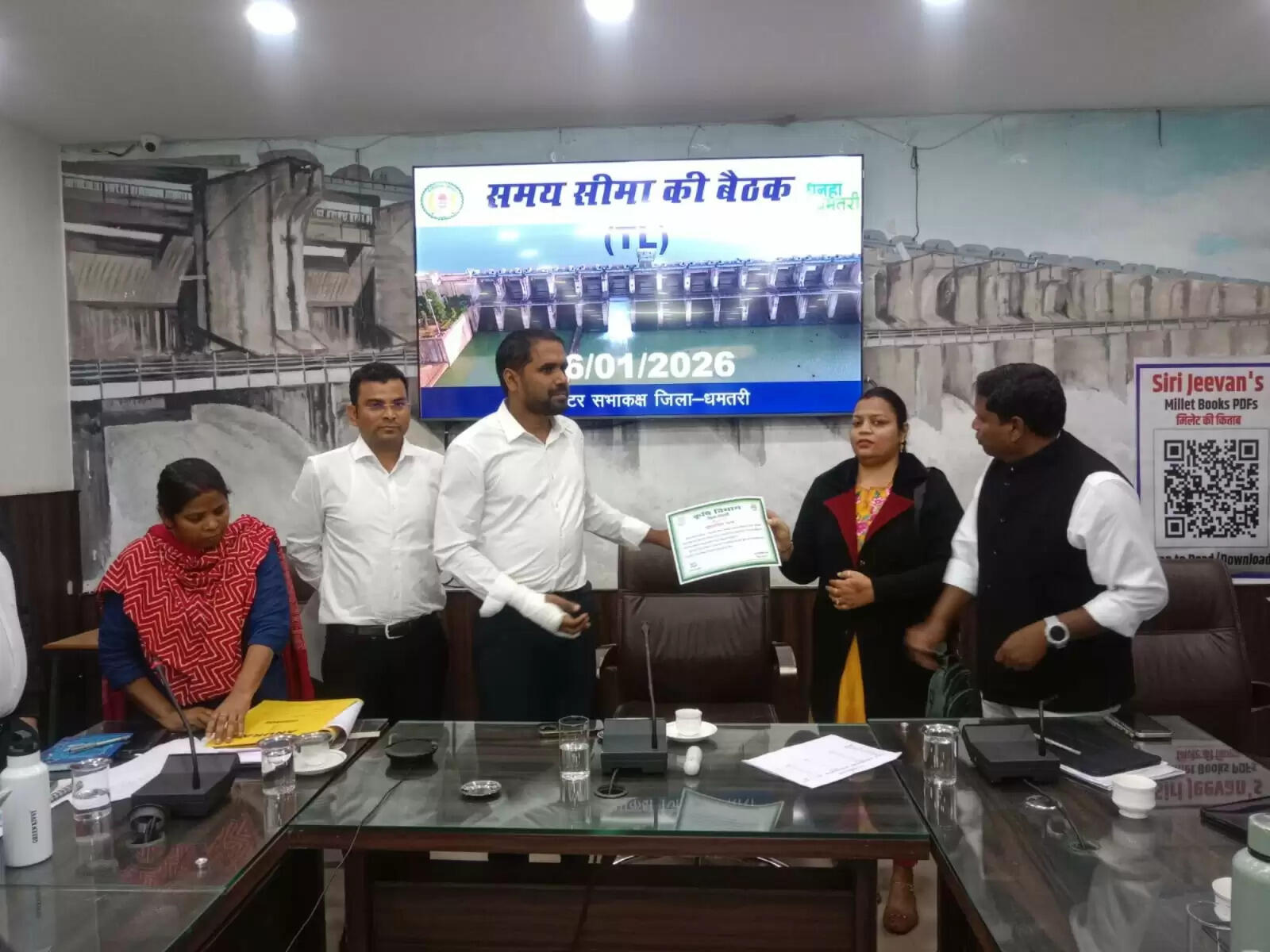 फसल चक्र परिवर्तन में उत्कृष्ट योगदान देने वाले कृषि विस्तार अधिकारी हुए सम्मानित