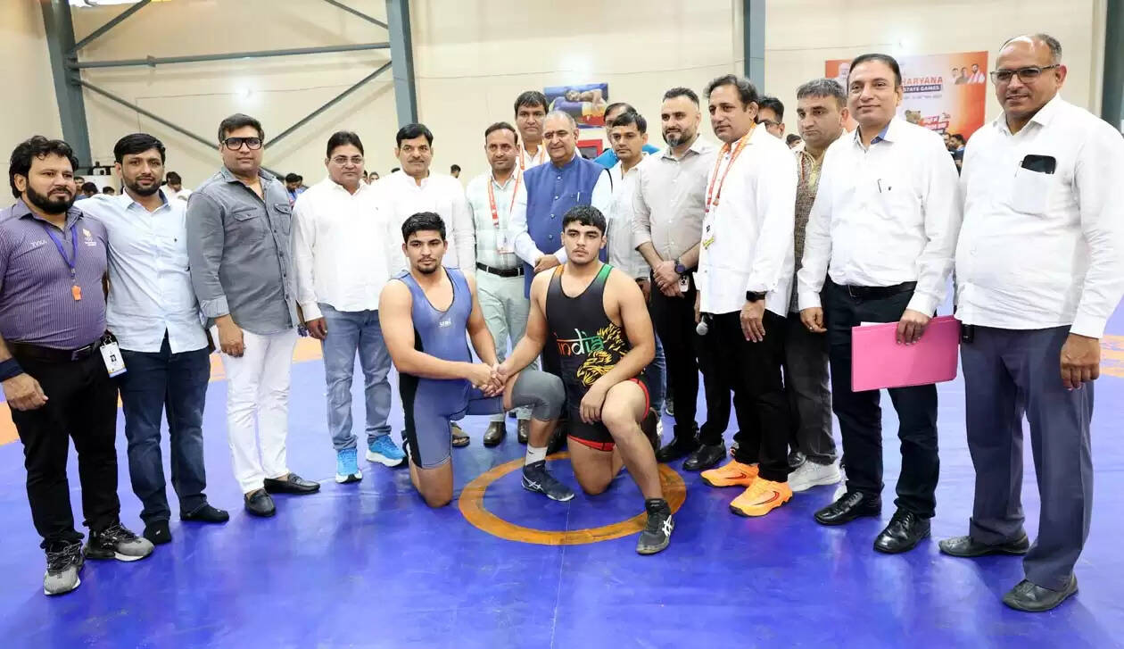 हिसार : खेलों को बढावा देने के लिए राज्य सरकार निरंतर प्रयासरत: प्रो. बीआर कम्बोज