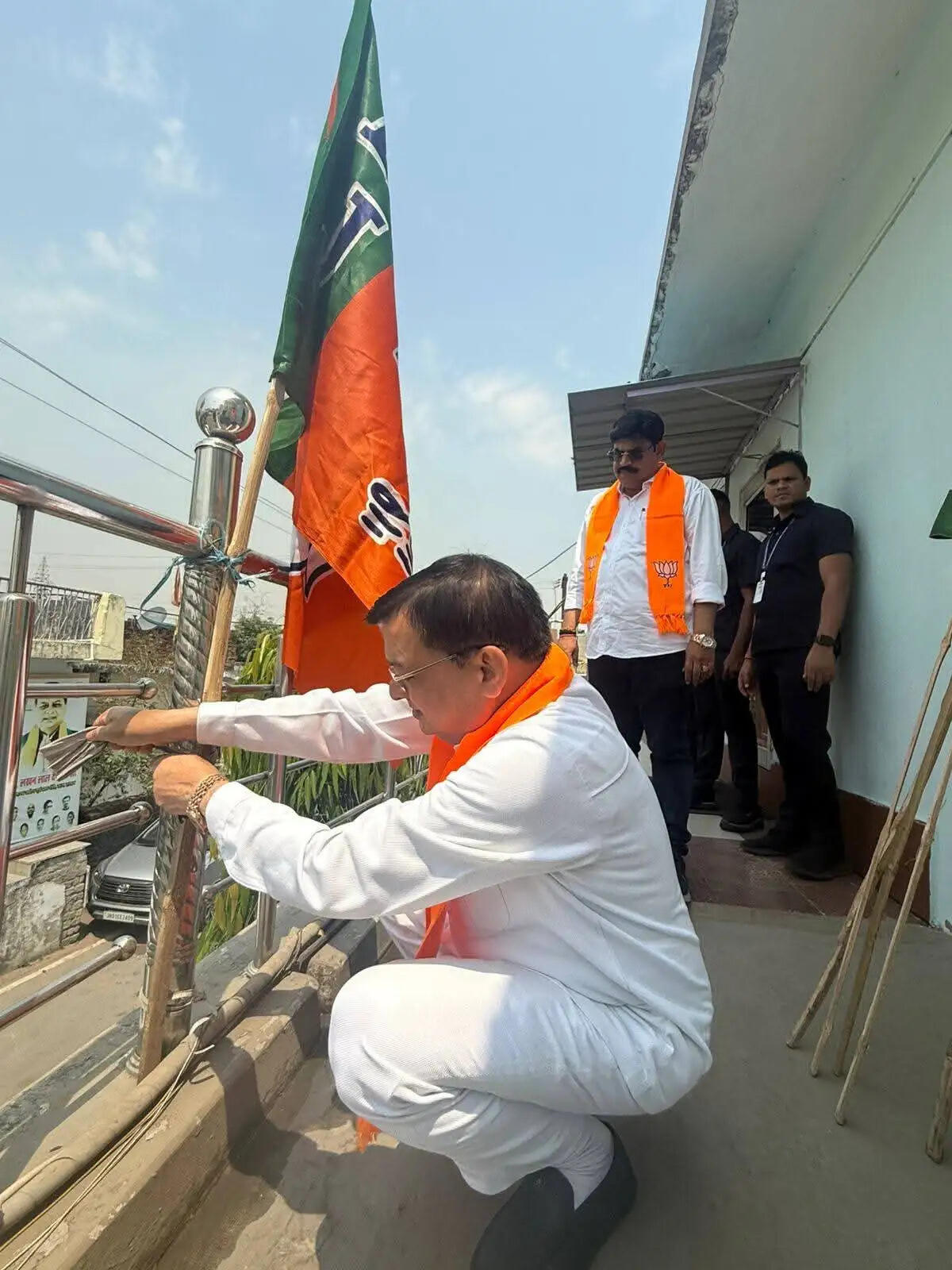 कोरबा में मंत्री लखनलाल देवांगन ने भाजपा स्थापना दिवस पर फहराया पार्टी ध्वज, राष्ट्रवादी विचारधारा को किया नमन