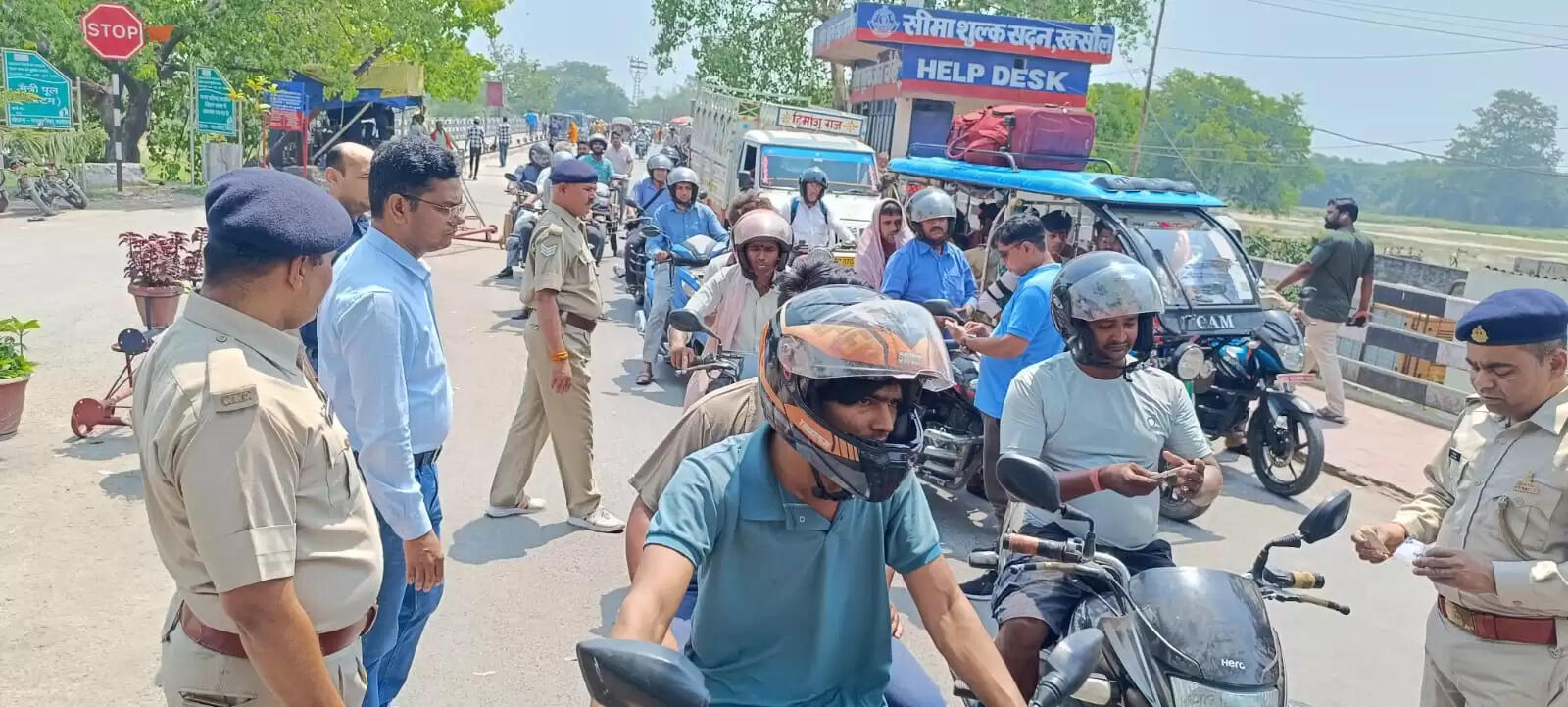 रक्सौल बॉर्डर पर चार चीनी नागरिको की गिरफ्तारी के बाद, सुरक्षा जांच हुई सख्त