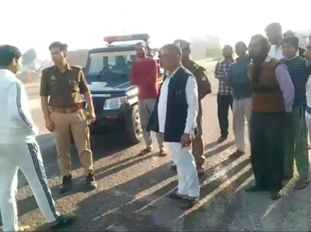 औरैया में बाइक से उछल कर गिरी महिला की मौत