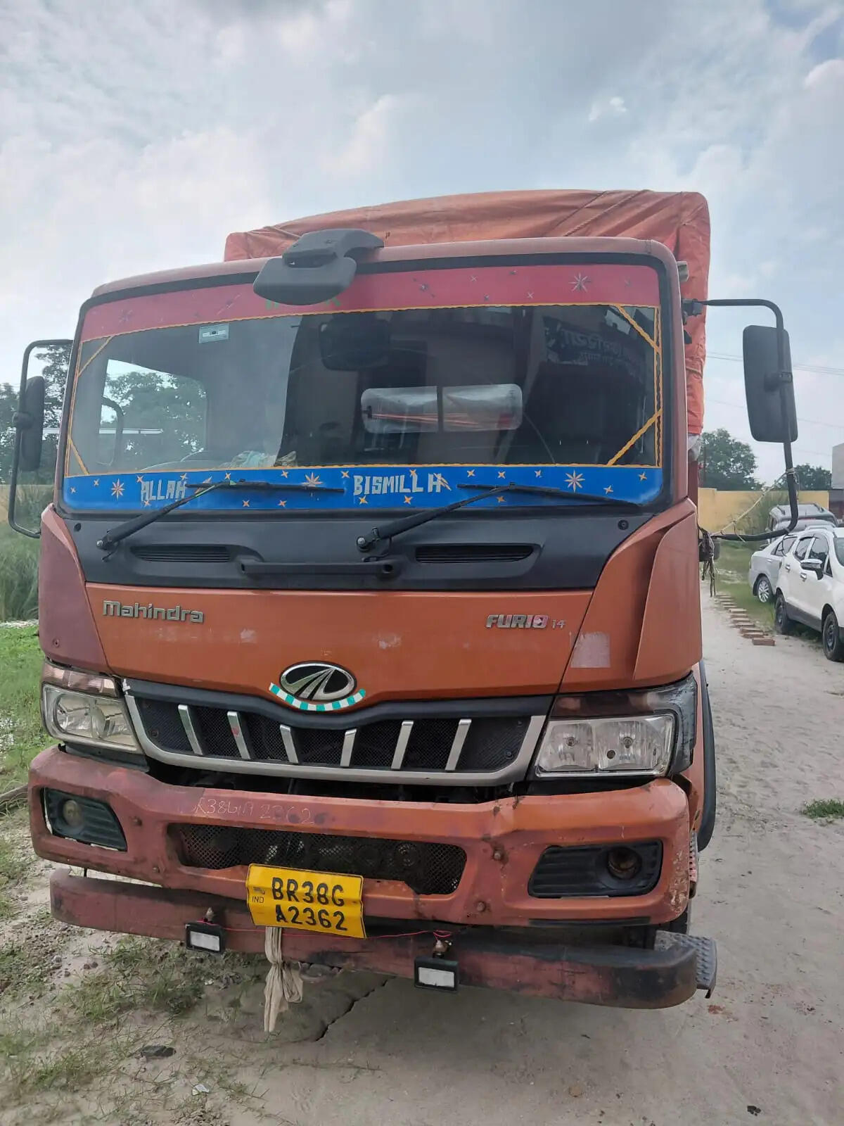 707.4 लीटर प्रतिबंधित कोडिन युक्त कफ सिरप के साथ महिंद्रा फ्यूरियो गाड़ी जब्त