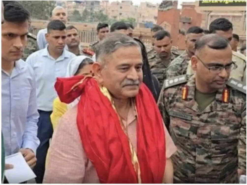 थल सेना प्रमुख जनरल उपेंद्र द्विवेदी ने किए रामलला के दर्शन