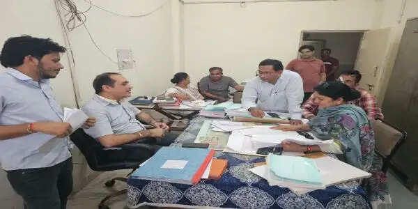 हिसार : उकलाना उप तहसील में सीएम फ्लाइंग का छापा, रिकॉर्ड जब्त