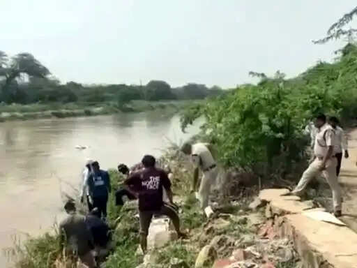 फरीदाबाद : नहर में मिला युवक का शव, नहीं हुई पहचान