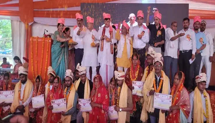 अंतरराष्ट्रीय मजदूर दिवस पर 167 जोड़ों का सामूहिक विवाह, 85 हजार की सहायता