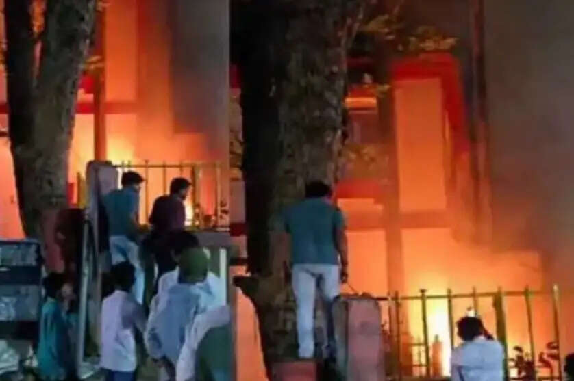रांची के बीएसएनएल ऑफिस में देर रात लगी आग