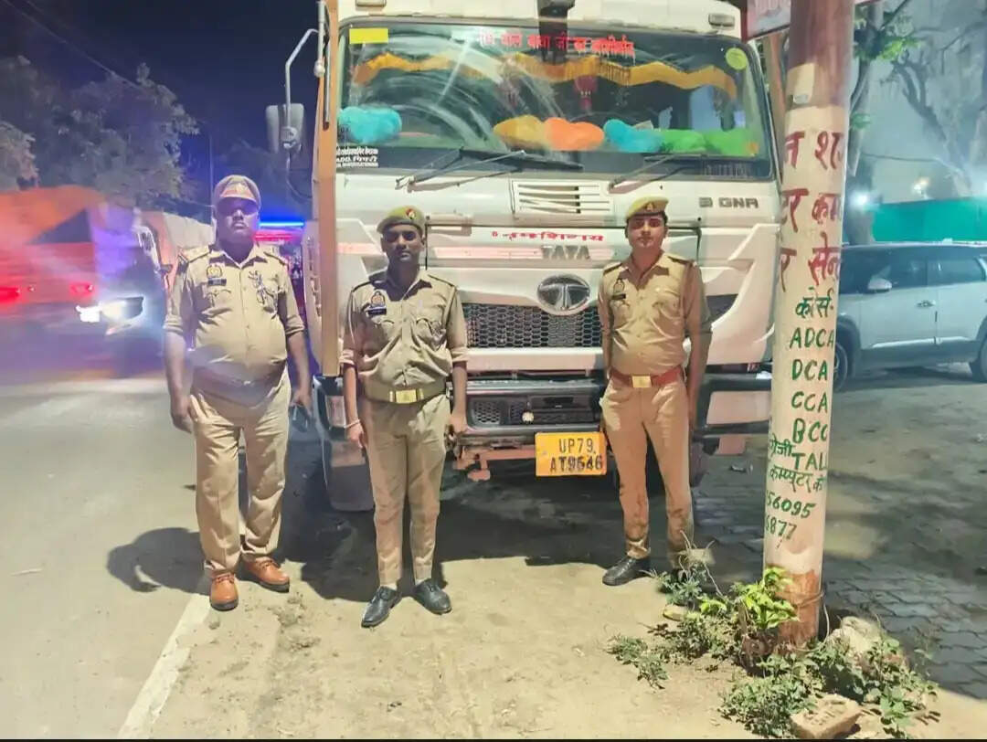 अवैध खनन पर सख्ती: औरैया में चेकिंग अभियान के दौरान 10 डंपर जब्त, 3.58 लाख जुर्माना