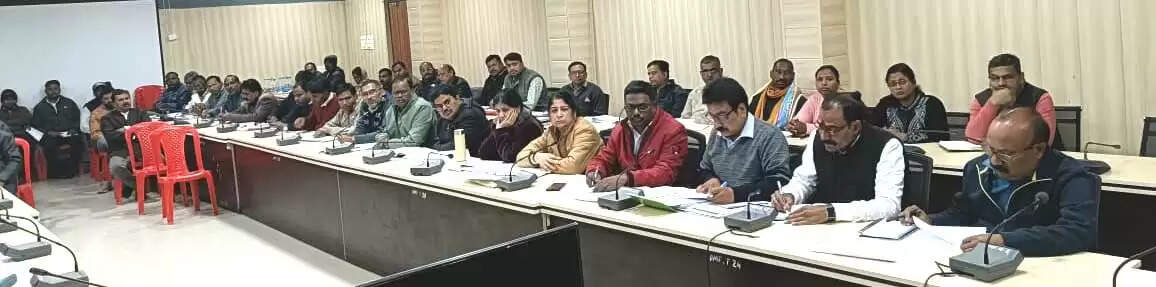 कोरिया : सीजीबीएसई परीक्षा 2026 की तैयारी तेज, कलेक्टर ने ली जिलेभर के स्कूलों की समीक्षा बैठक