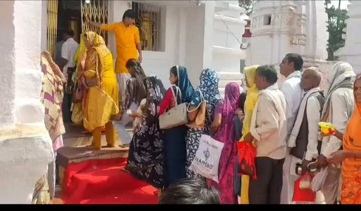 अनूपपुर: गंगा सप्तमी पर मां नर्मदा की उद्गम में 25 हजार श्रद्धालुओं ने किया स्नान, की पूजा-अर्चना