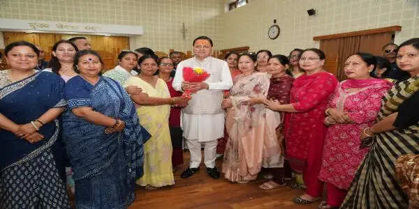 मुख्यमंत्री ने सुनी समस्याएं, निस्तारण के लिए निर्देश