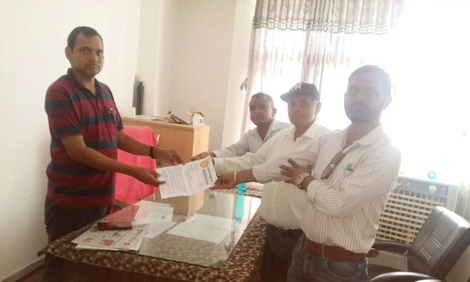 तबादलों पर भड़का आक्रोश : स्थानांतरण रद्द न होने पर बुधवार को शिक्षा मंत्री का पुतला फूंकने की चेतावनी