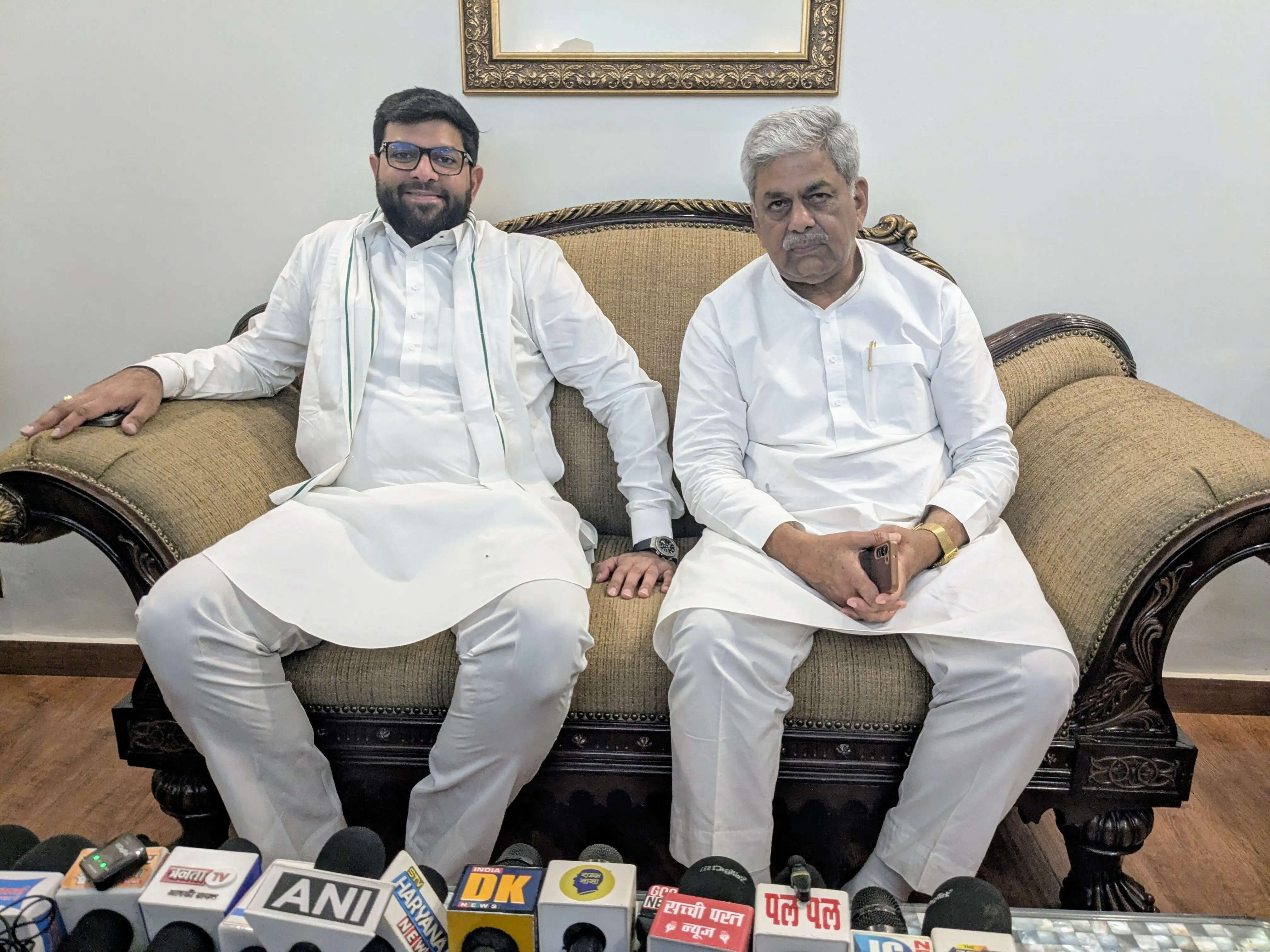 सिरसा: नीट परीक्षा का रद्द होना देश के लाखों युवाओं से छल: दिग्विजय चौटाला