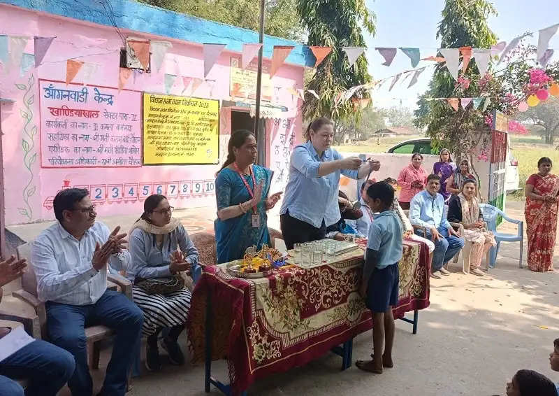 झाबुआः वॉश विशेषज्ञ- यूनिसेफ के प्रतिनिधियों ने प्राथमिक स्कूलों का किया दौरा