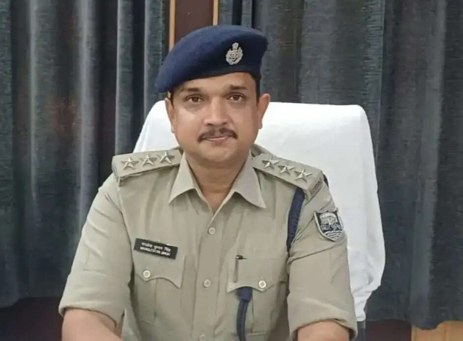 किशनगंज पुलिस महकमे में बड़ा फेरबदल, ठाकुरगंज एसडीपीओ-2 मंगलेश सिंह का तबादला