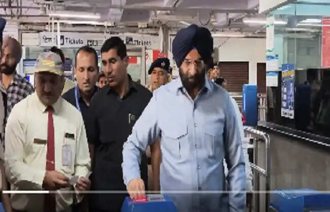 मेट्रो एक जिम्मेदार नागरिक होने की हमारी पहचान : सिरसा