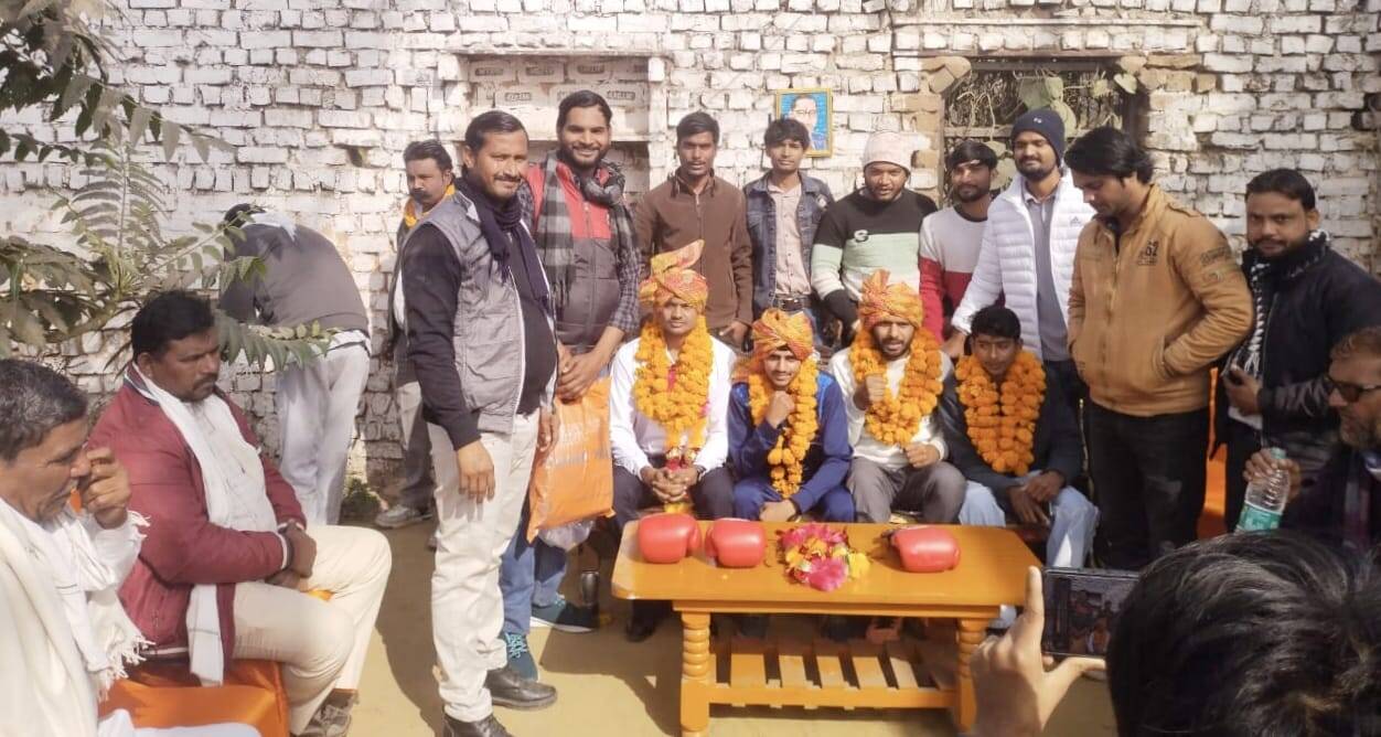 गुरुग्राम खेल महोत्सव में कांस्य पदक जीतने वाले खिलाड़ी का फिरोजपुर झिरका में हुआ स्वागत