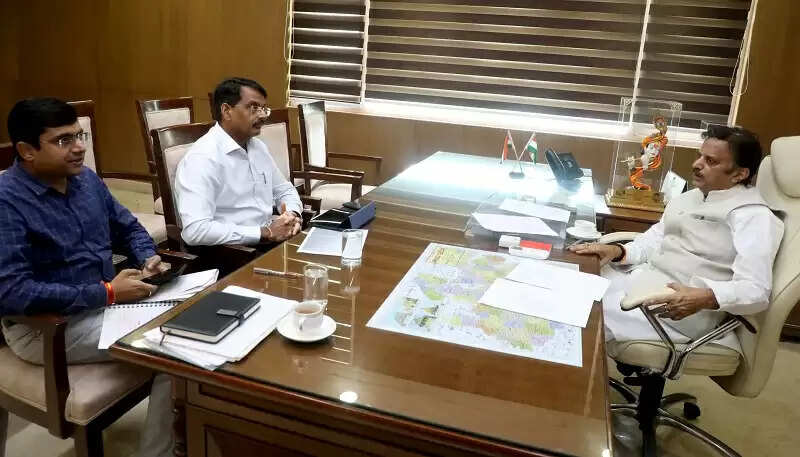 नर्सिंग संवर्ग के रिक्त पदों पर सीधी भर्ती के लिए आवश्यक प्रक्रिया शीघ्र पूर्ण करें : राजेन्द्र शुक्ल