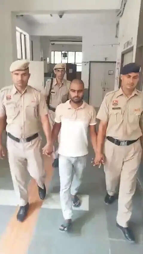 नाबालिग से छेड़छाड़ के जुर्म में दोषी को 3 वर्ष कारावास, सात हजार जुर्माना