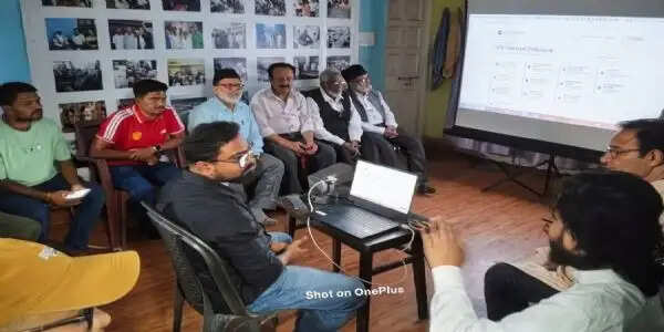 रहमत कॉलोनी में एसआईआर हेल्पडेस्क सेंटर का उद्घाटन