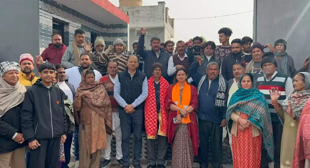 सीमा से सटे गांव डुग में भी रही ‘मन की बात’ कार्यक्रम की धूम, भाजपा नेत्री रेखा महाजन ने किया कार्यक्रमों का नेतृत्व