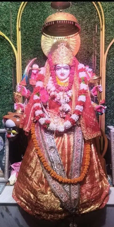 माता के दरबार सजकर तैयार: घट स्थापना के साथ शुरू होंगे नवरात्र