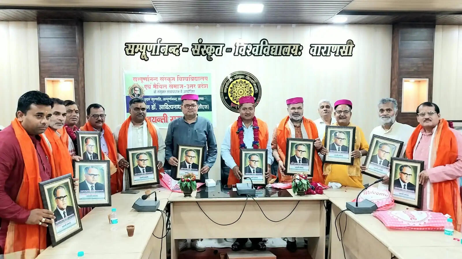 संपूर्णानंद संस्कृत विश्वविद्यालय के प्रथम कुलपति पदम् विभूषण डॉ आदित्यनाथ झा की मनाई गई जयंती
