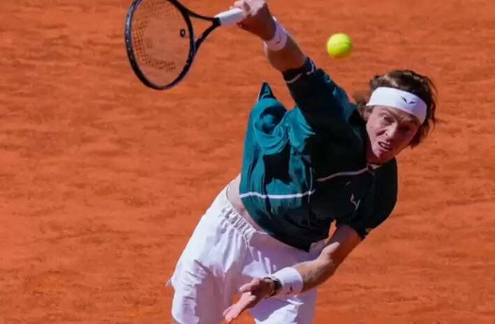 मैड्रिड ओपन: खिताबी मुकाबले में फेलिक्स ऑगर-अलियासिमे का सामना आंद्रे रुबलेव से