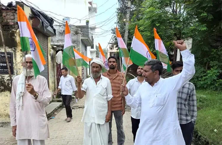हर घर तिरंगा अभियान के तहत ग्राम पंचायतों में निकली तिरंगा रैली