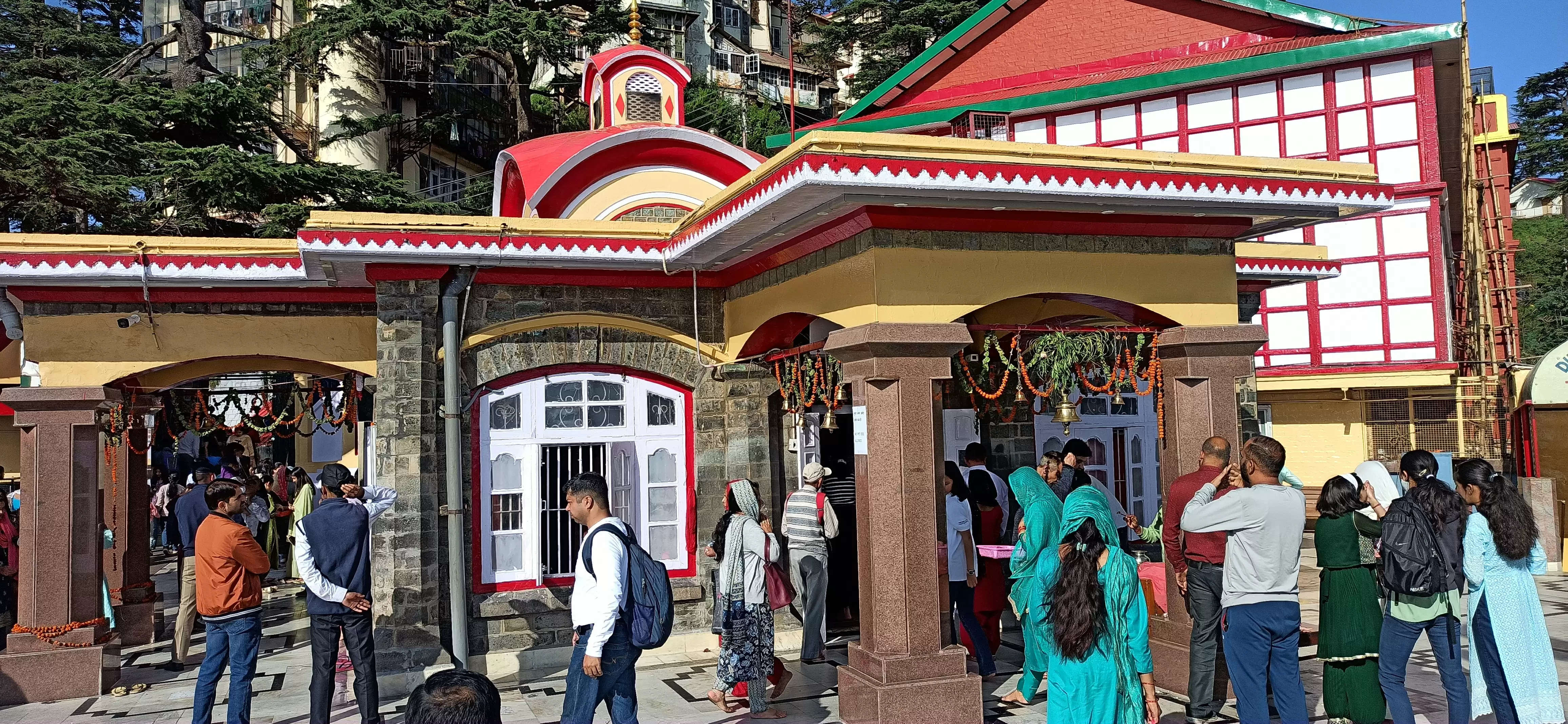 शिमला में नवरात्रि की धूम, दुर्गा मंदिरों में उमड़े श्रद्धालु