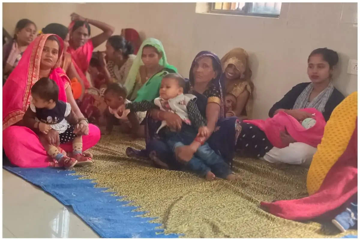 चोलापुर सामुदायिक स्वास्थ्य केंद्र पर 'हेल्दी बेबी शो', 14 माह की दीप्ति को मिला पहला स्थान