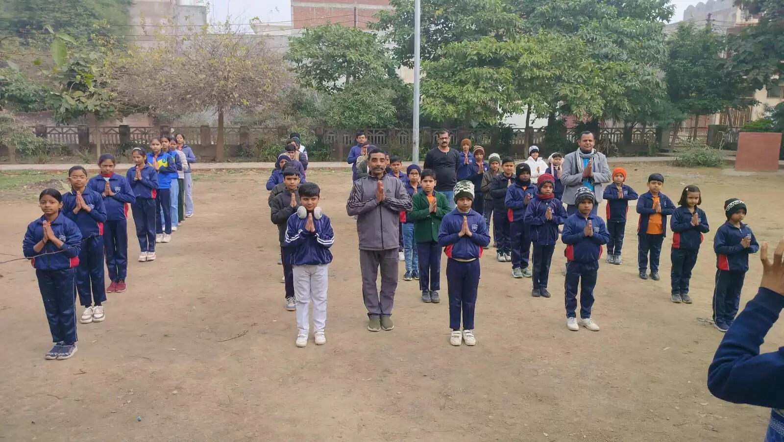 राष्ट्रीय आयुष मिशन के तहत टारगेट डिफेंस एकेडमी में योग शिविर आयोजित