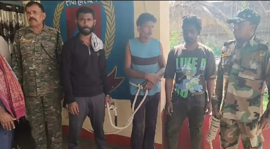 बीएसएल प्लांट में चोरी करते हुए तीन चोर गिरफ्तार