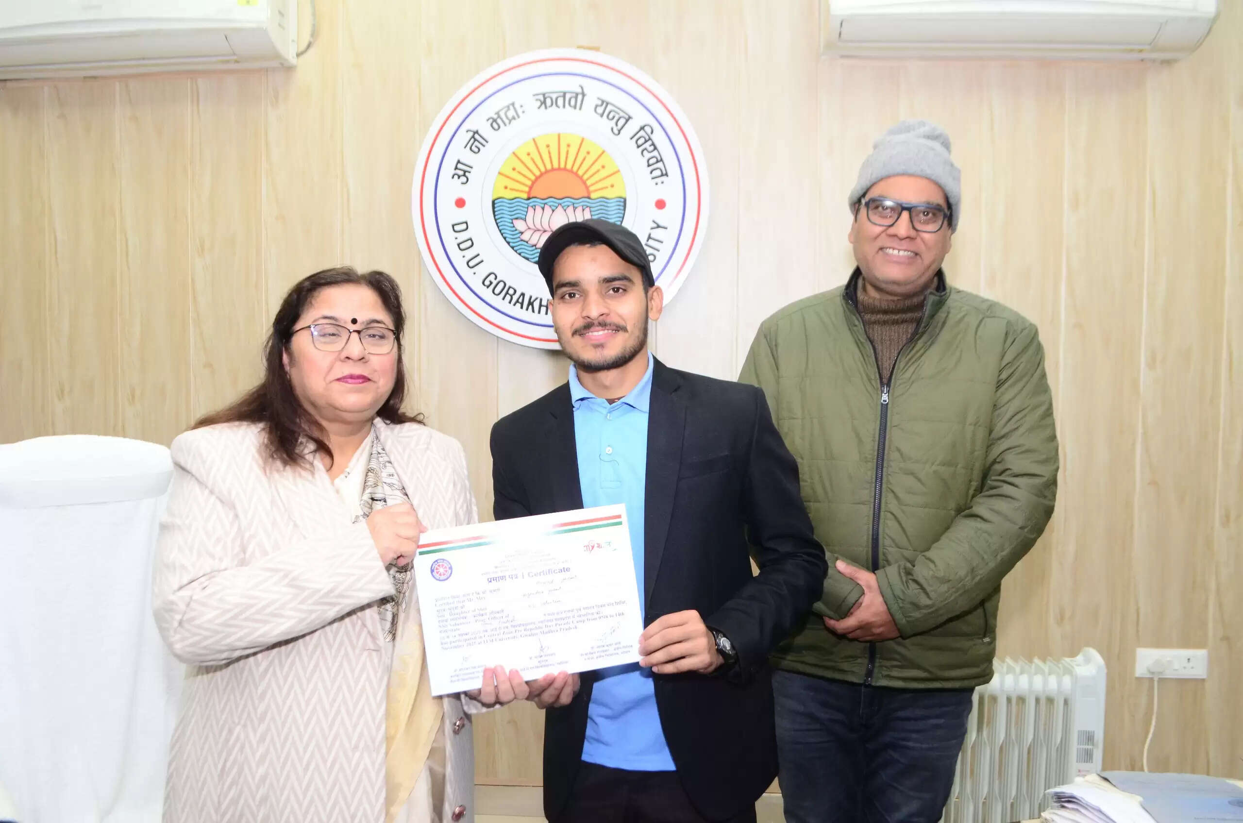 अटल जी की कविताओं में दिखती है भारतीय दर्शन की झांकी : डॉ कलीम कैसर