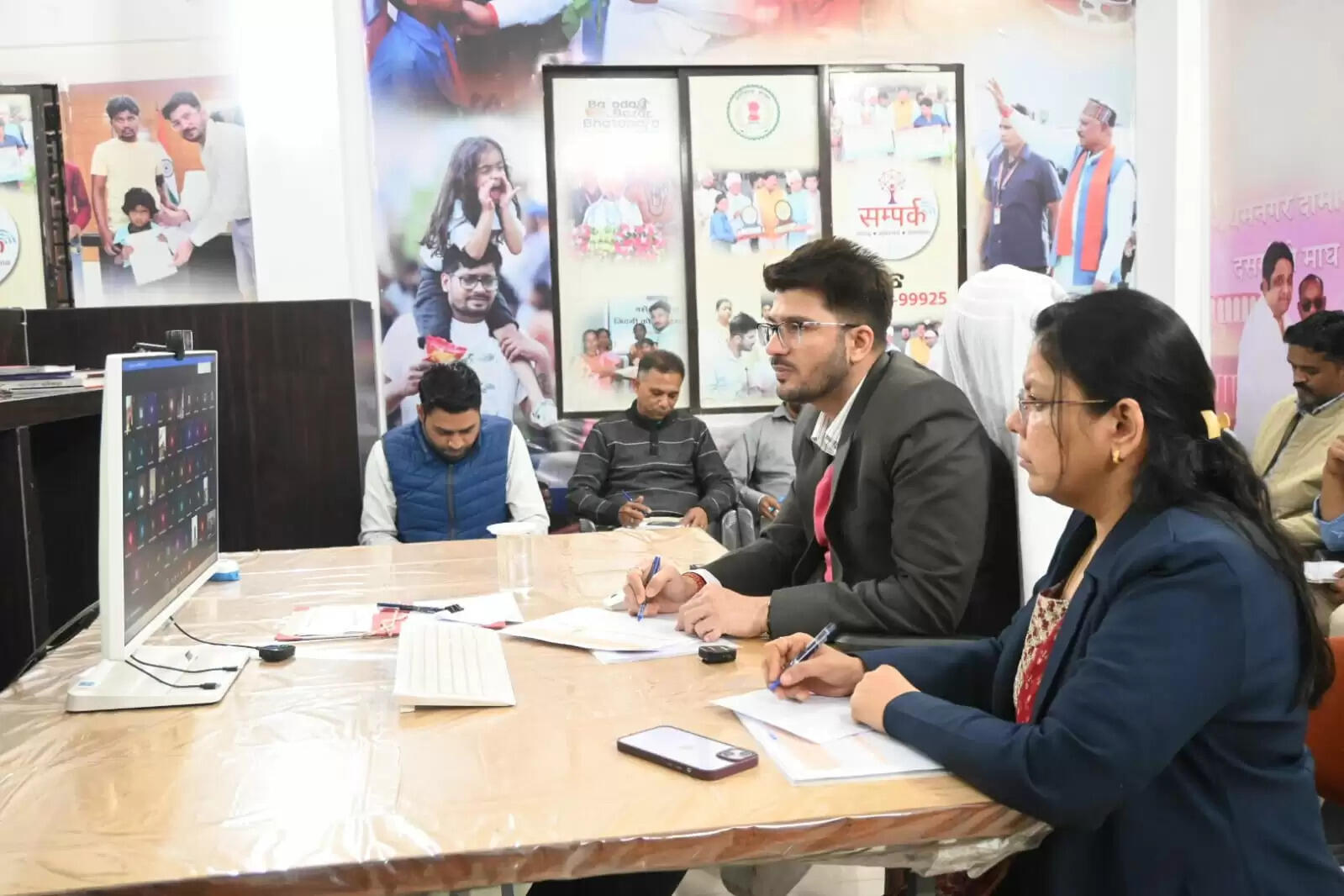 बलौदाबाजार : कलेक्टर ने की पंचायत एवं ग्रामीण विकास विभाग के कार्यों की समीक्षा