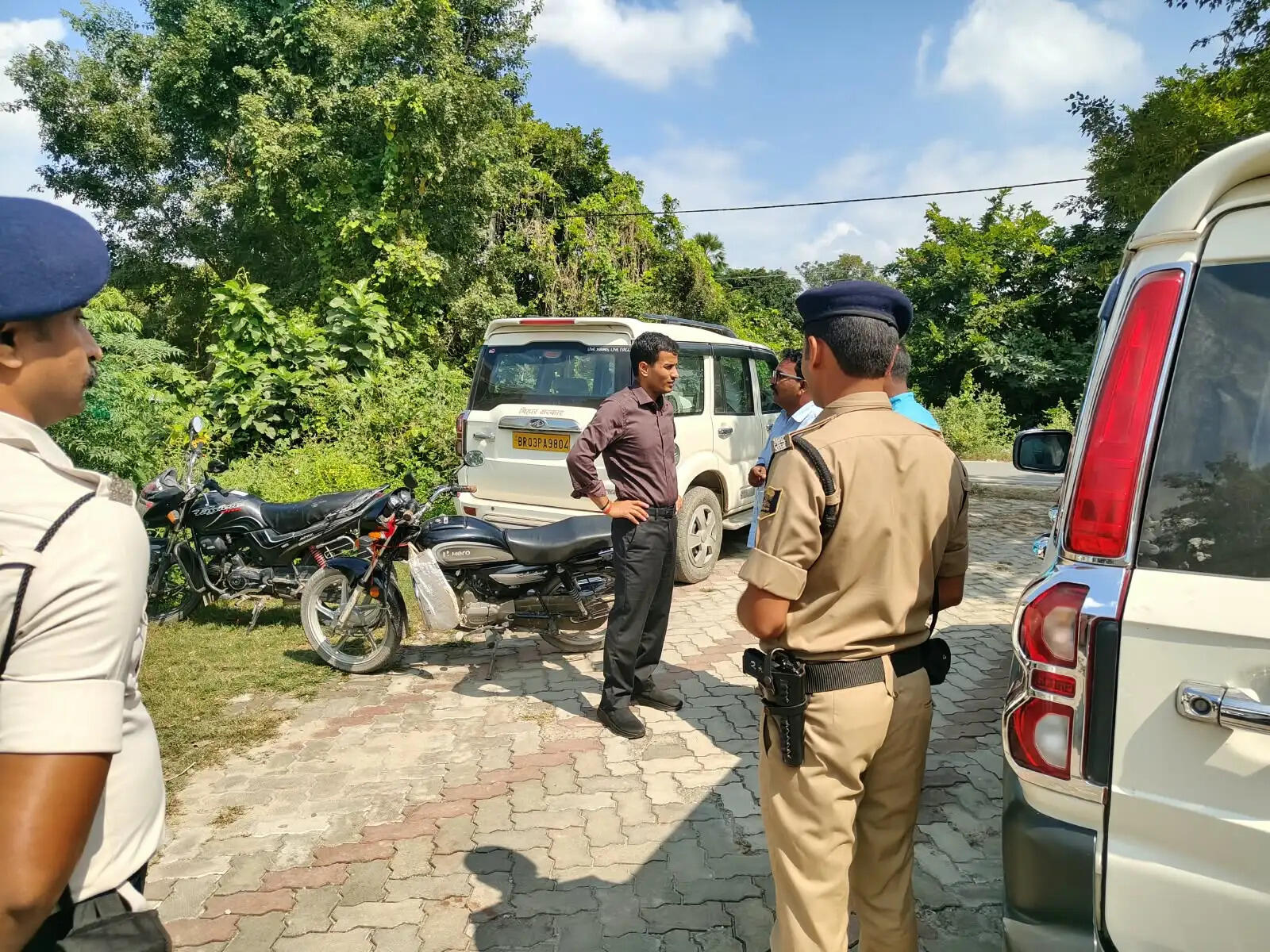 उप विकास आयुक्त ने पानापुर में बाढ़ पीड़ित परिवारों की जांच