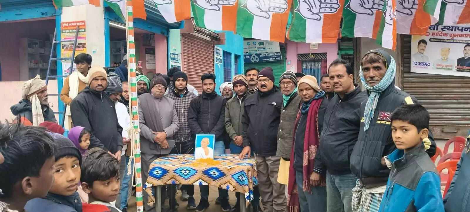 फारबिसगंज में कांग्रेस कार्यकर्ताओं ने मनाया 140वां स्थापना दिवस