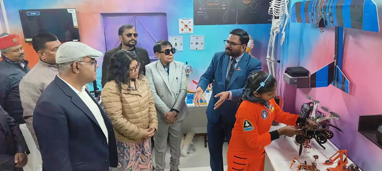 ग्रामीण छात्रों को विज्ञान व तकनीक की दुनिया से जोड़ने में अहम भूमिका निभाएगी स्पेस लैब : जिलाधिकारी