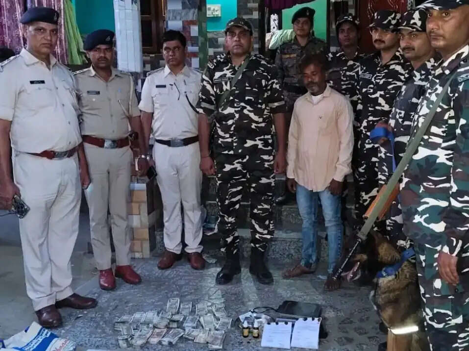 (अपडेट)बिहार के किशनगंज में एसएसबी-पुलिस की बड़ी कार्रवाई, चीन-कतर और सऊदी की करेंसी के साथ एक गिरफ्तार