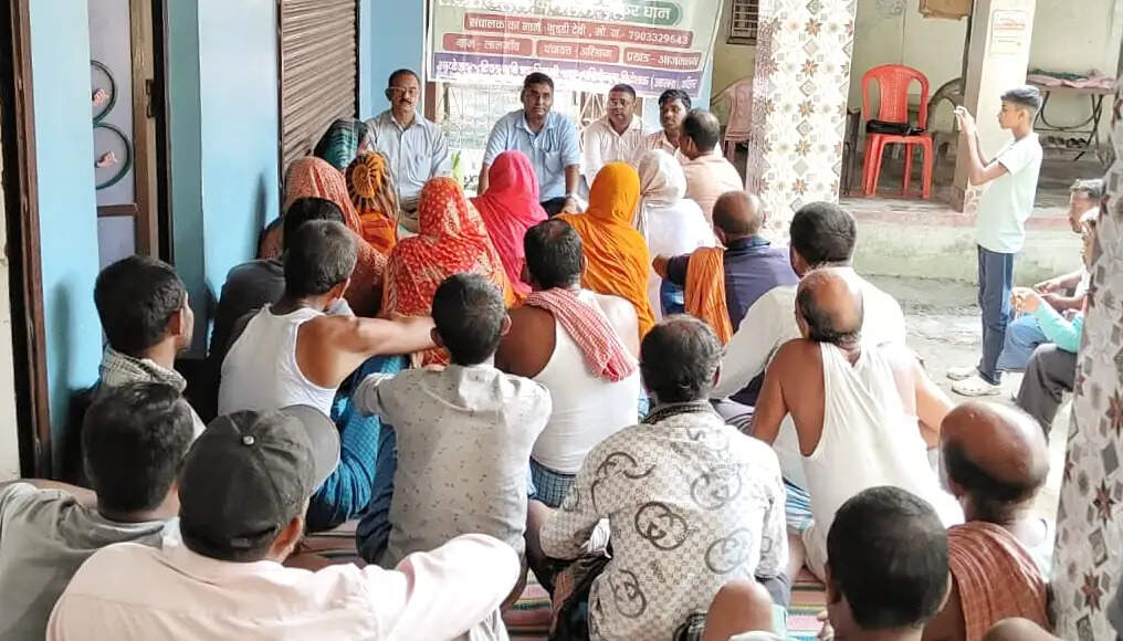 डीएओ ने सिखाए उन्नत खेती के गुर,अनावश्यक कीटनाशकों से बचें और अपनाएं प्राकृतिक उपाय