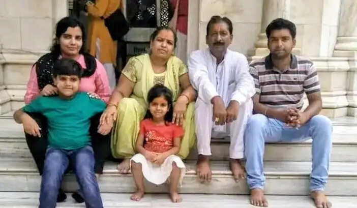 दिल्ली नहर में कूदे उद्योगपति की पत्नी का शव मिली,उद्यमी की तलाश जारी