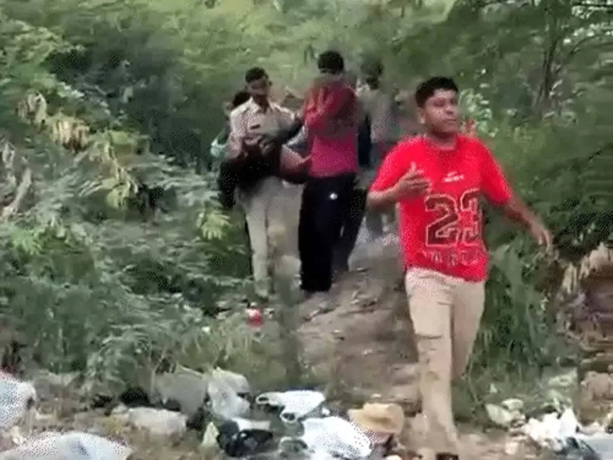 हांसी में सेल्फी लेते समय 50 फीट गहरी खाई में गिरी बीएससी छात्रा