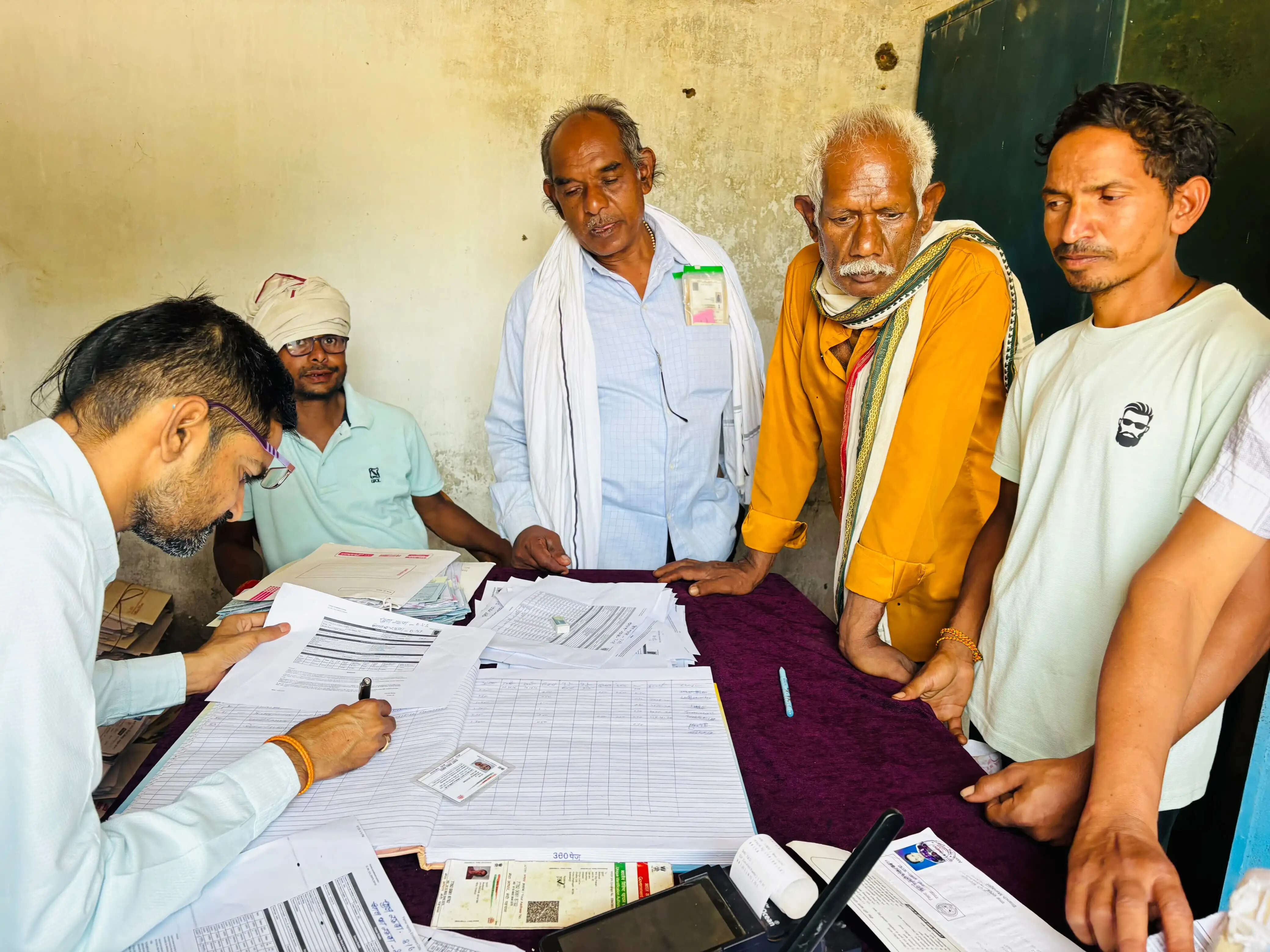 कोरिया : अब तक 6,196 मीट्रिक टन उर्वरक वितरित, कालाबाजारी करने वालों पर होगी सख्त कार्रवाई