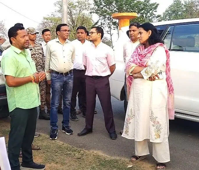 एमसीबी : कलेक्टर ने चिरमिरी और खड़गवां में जनसुविधाओं का लिया जायजा, जल संरक्षण को बताया प्राथमिकता