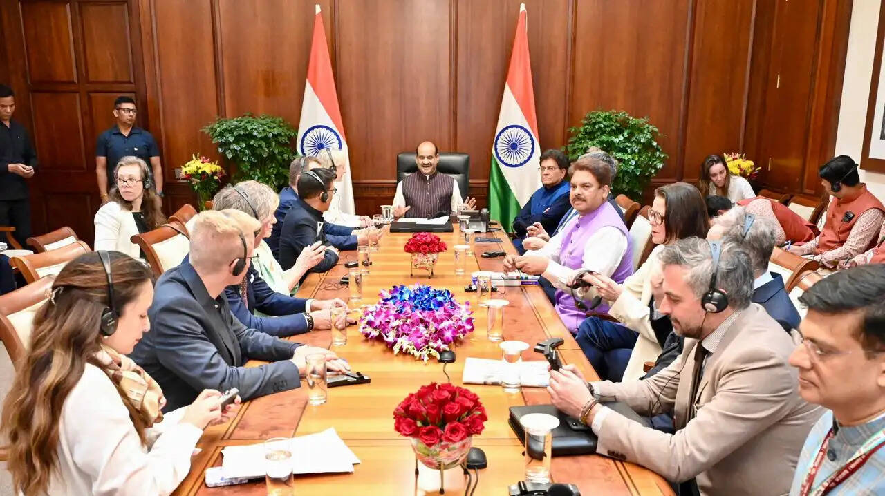 लोकसभा अध्यक्ष ने यूरोपीय संसद के भारत संबंधी प्रतिनिधिमंडल से की मुलाकात